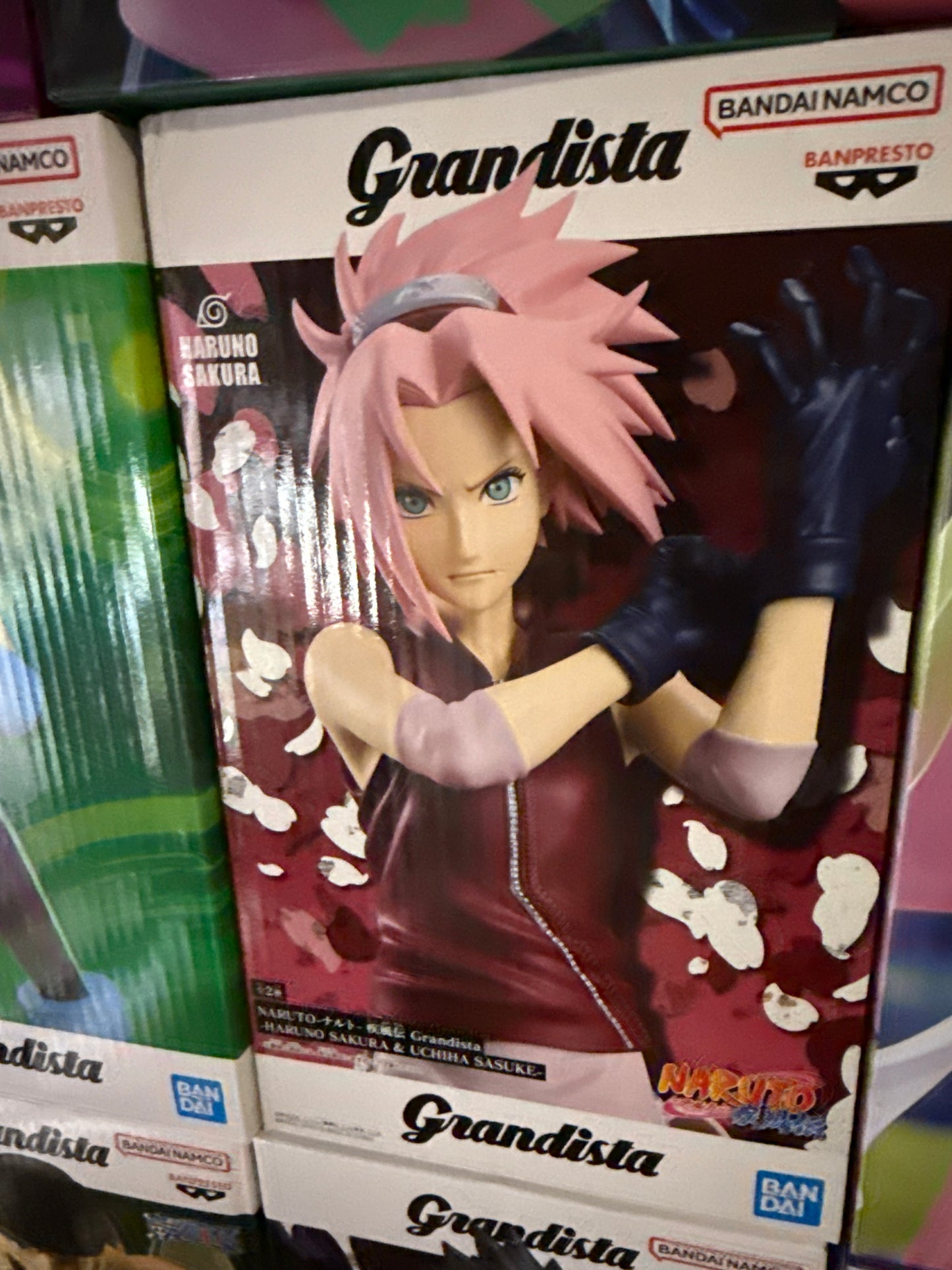 Frieren set. Sakura and sofvimates frieren figure