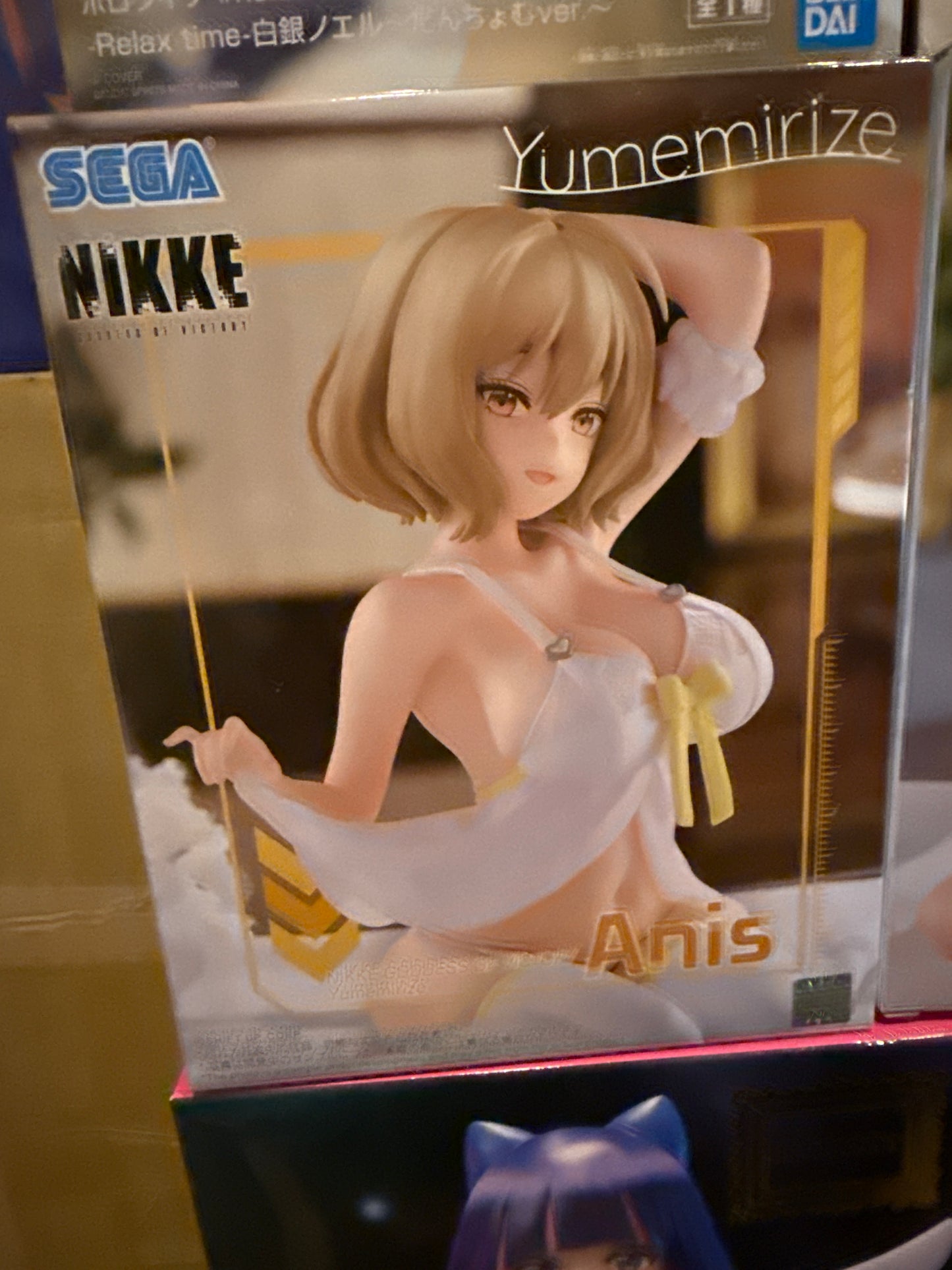 Nikke Anis and luffy figure