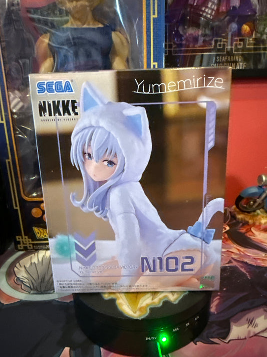 Nikke and kaku figure